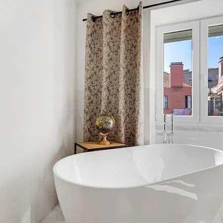 Luxe Penthouse - & Taje View | By Airnest * Lisboa