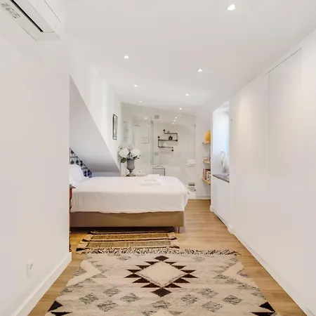 Luxe Penthouse - & Taje View | By Airnest Lisbon